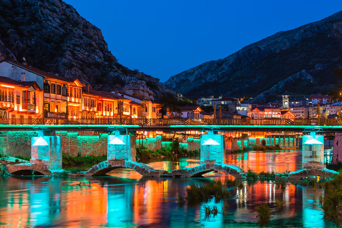 Yeşilırmak River, Old Town and Ancient Rock Tombs of Amasya