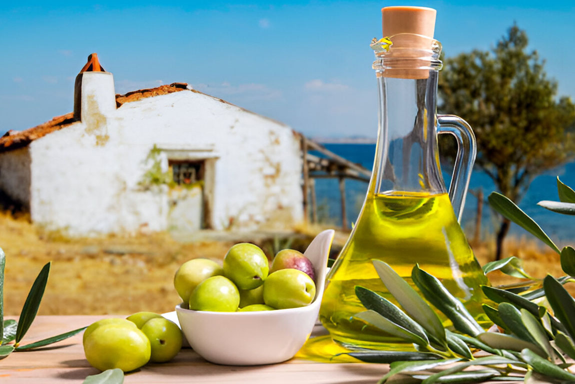 Fishing boats in Akçay stream