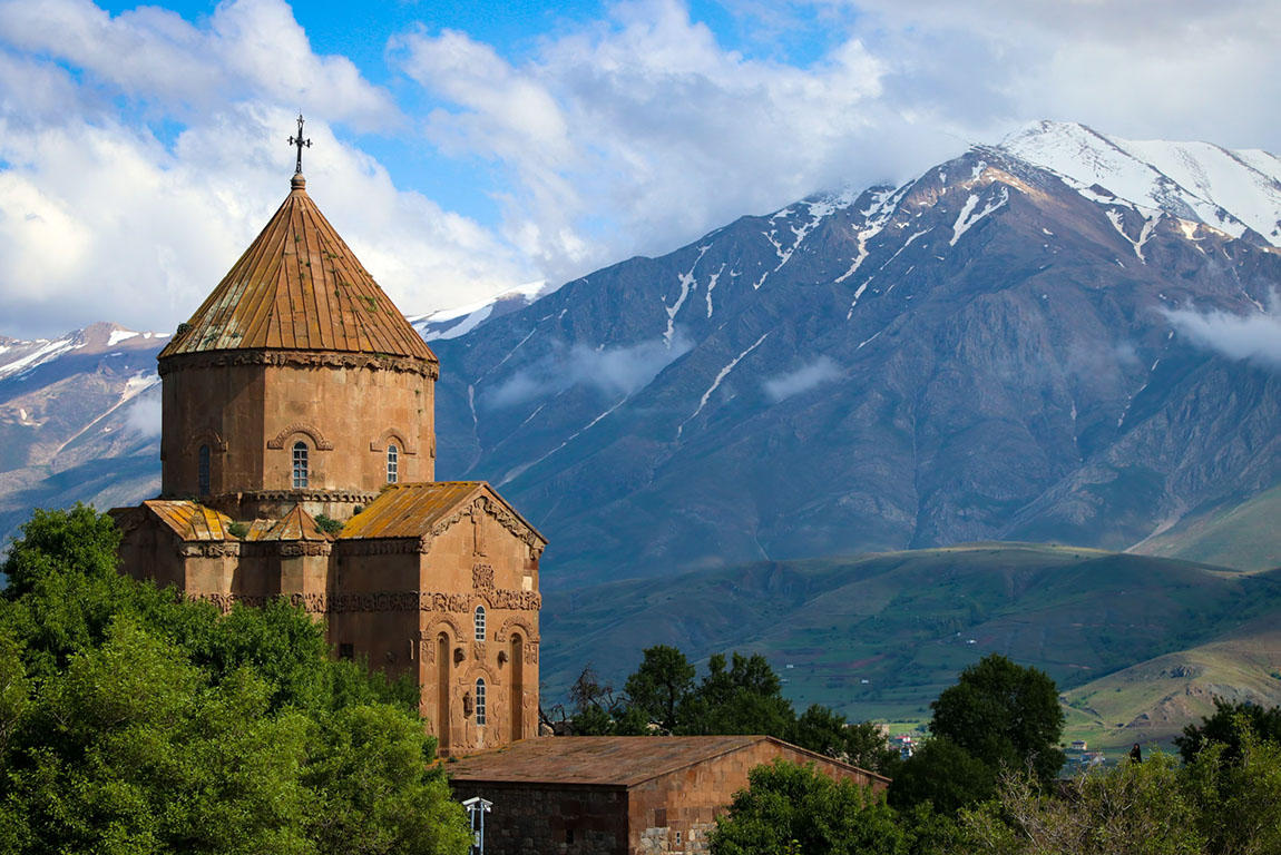 Ruins of Hosap Castle