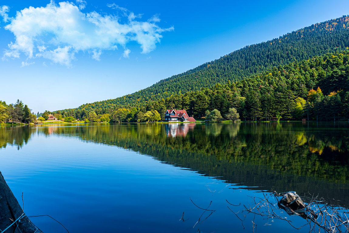 Beautiful landscape of Lake Sapanca. It is a fresh water lake in Turkey, between the Gulf of Izmit and the Adapazari Meadow. Sapanca Lake is located on a tectonic hole.